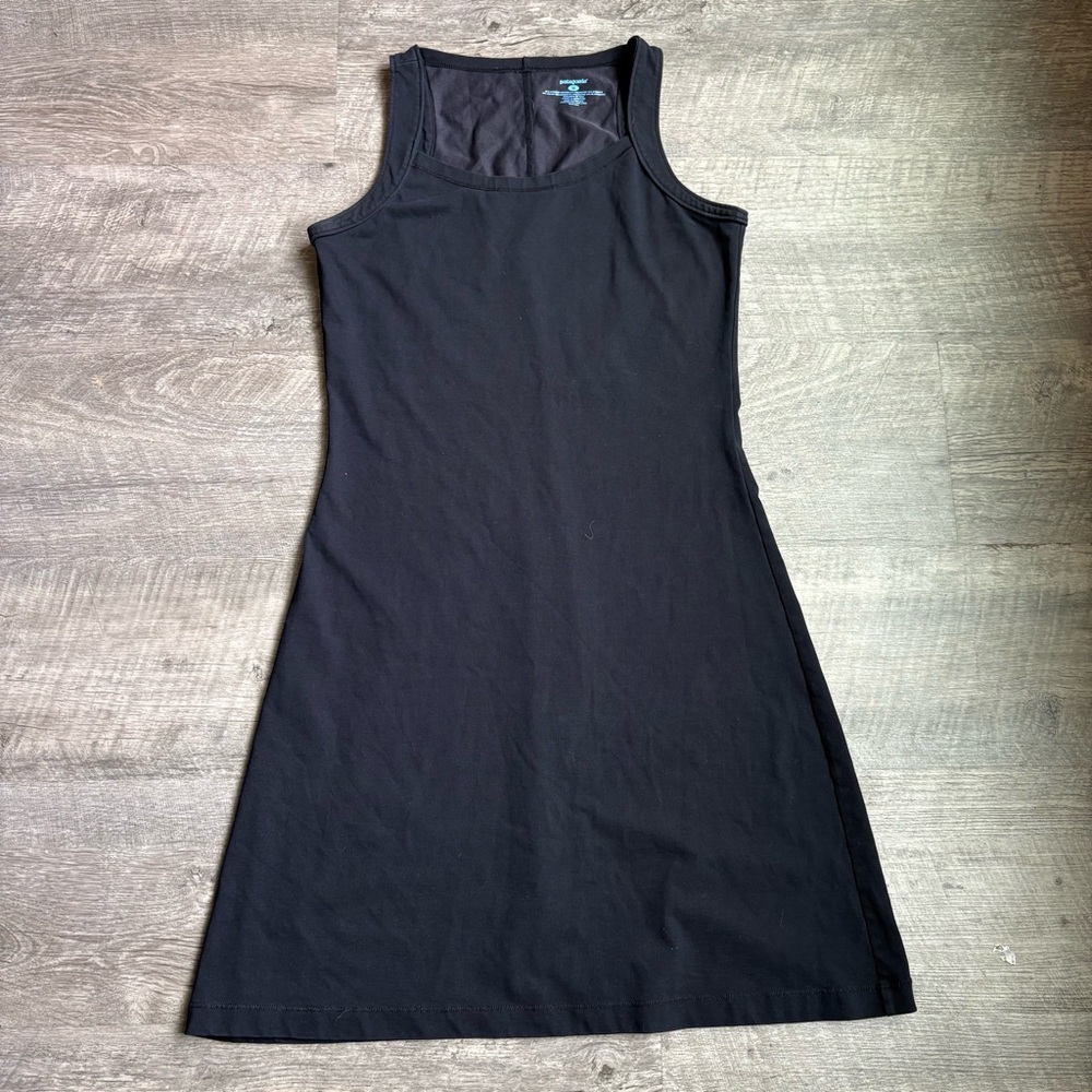 Patagonia Womens Athletic Dress Size Medium Outdoors Hiking Capsule Minimalist
